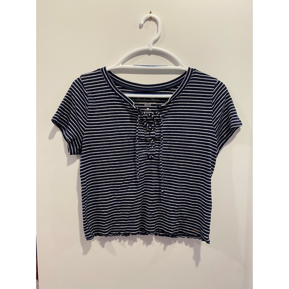 Hollister t-shirt